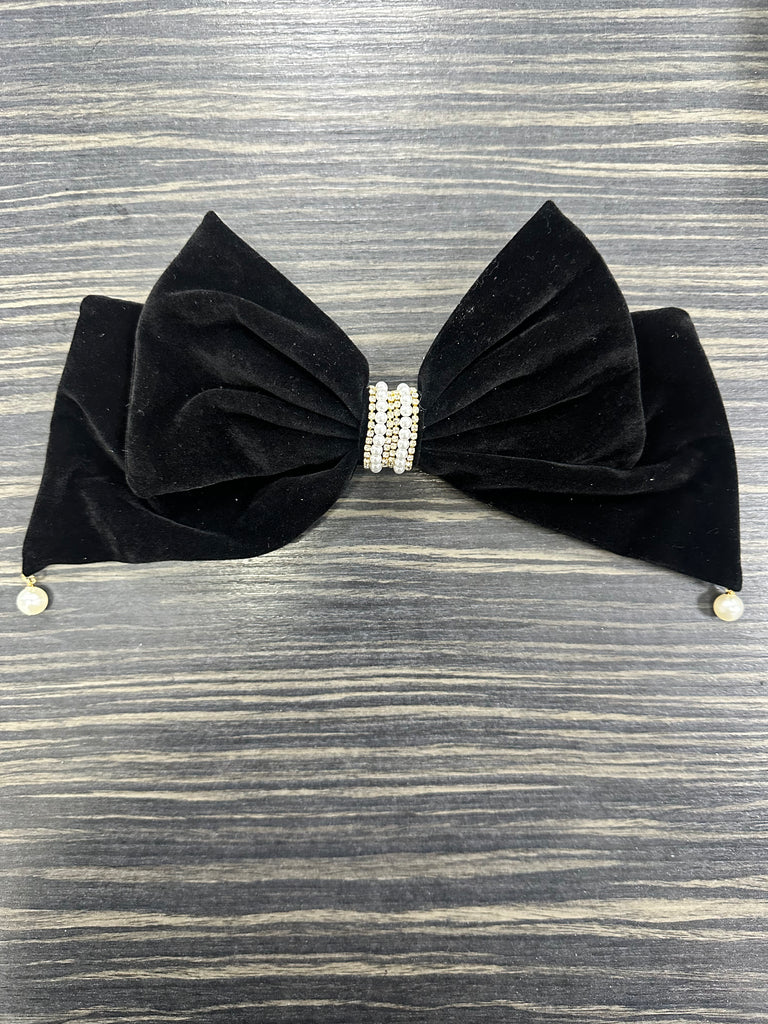 DMB Velvet Embellished Pearl Bow