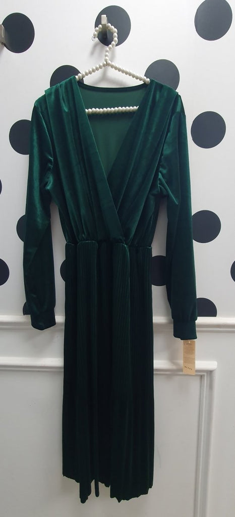 Amber Green Velvet Wrap Midi Dress - Daisy Mae Boutique