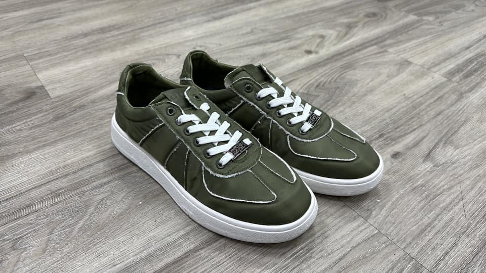 CULT D66 Iron 3653 army green (men’s) size 42 Fits 43 - Daisy Mae Boutique